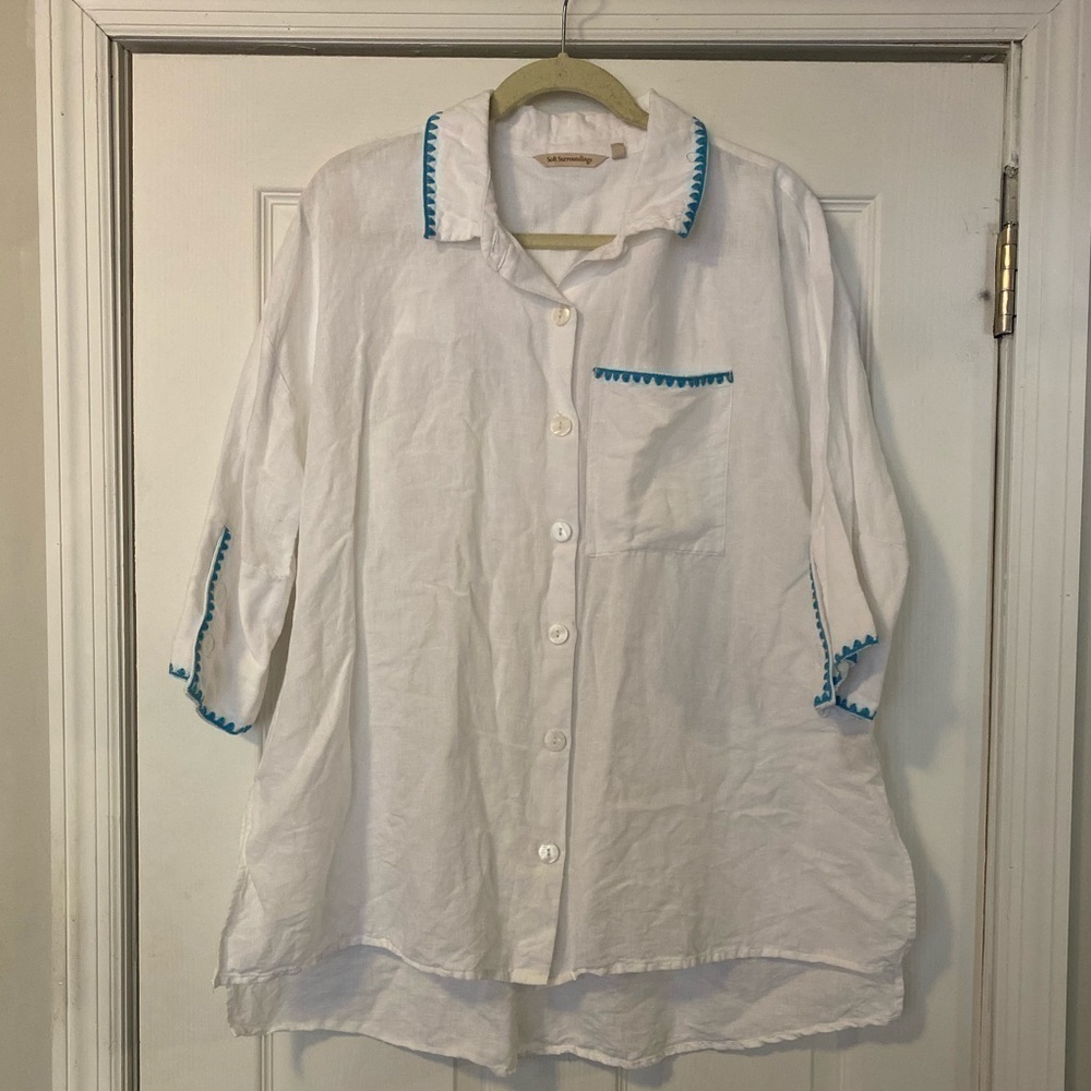 SOFT Surroundings White with Blue Trim Linen Blend Shirt